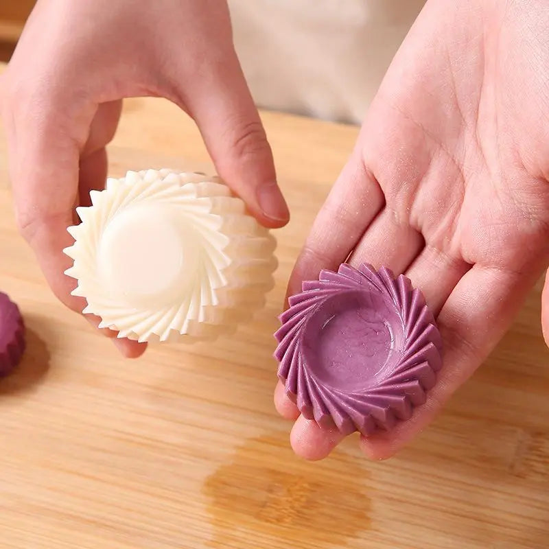 TYIIPRO™ 2-in-1 Pastry Mold – Make Beautiful Mooncakes, Cookies & Mini Cakes at Home
