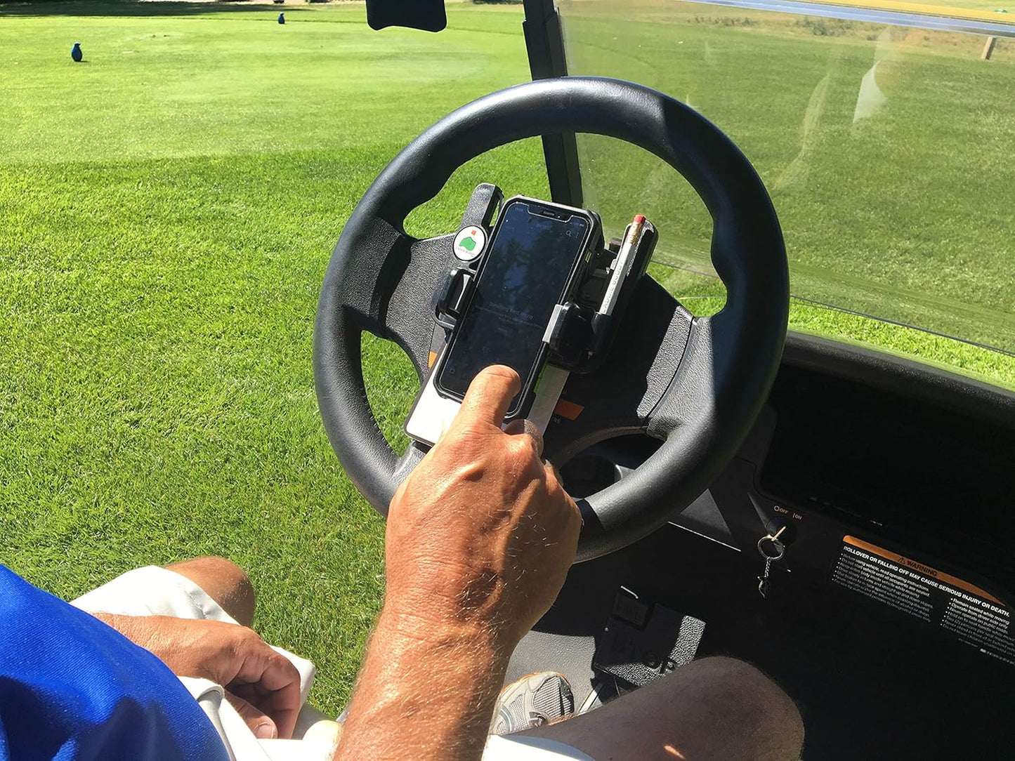 ⛳ Clip-On Phone Holder for Golf Cart Steering Wheel – Quick Install & Firm Grip